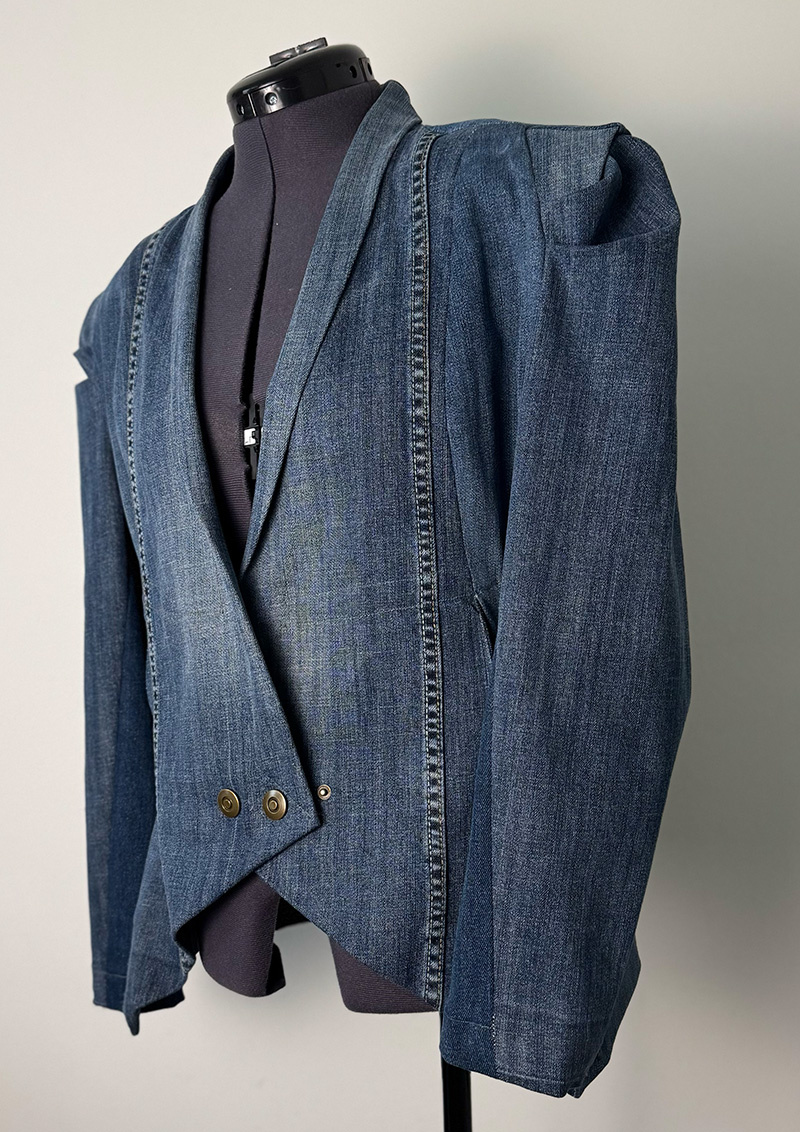 Four-Blues upcycled denim jacket, handcrafted in Zürich. Product photo. Front.