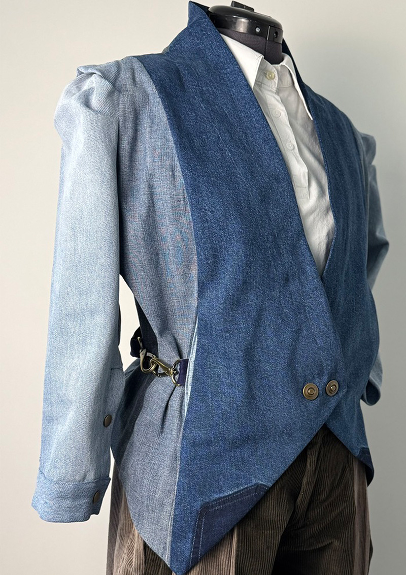 Four-Blues re-upcycled denim jacket, handcrafted in Zürich. Product photo. Front.